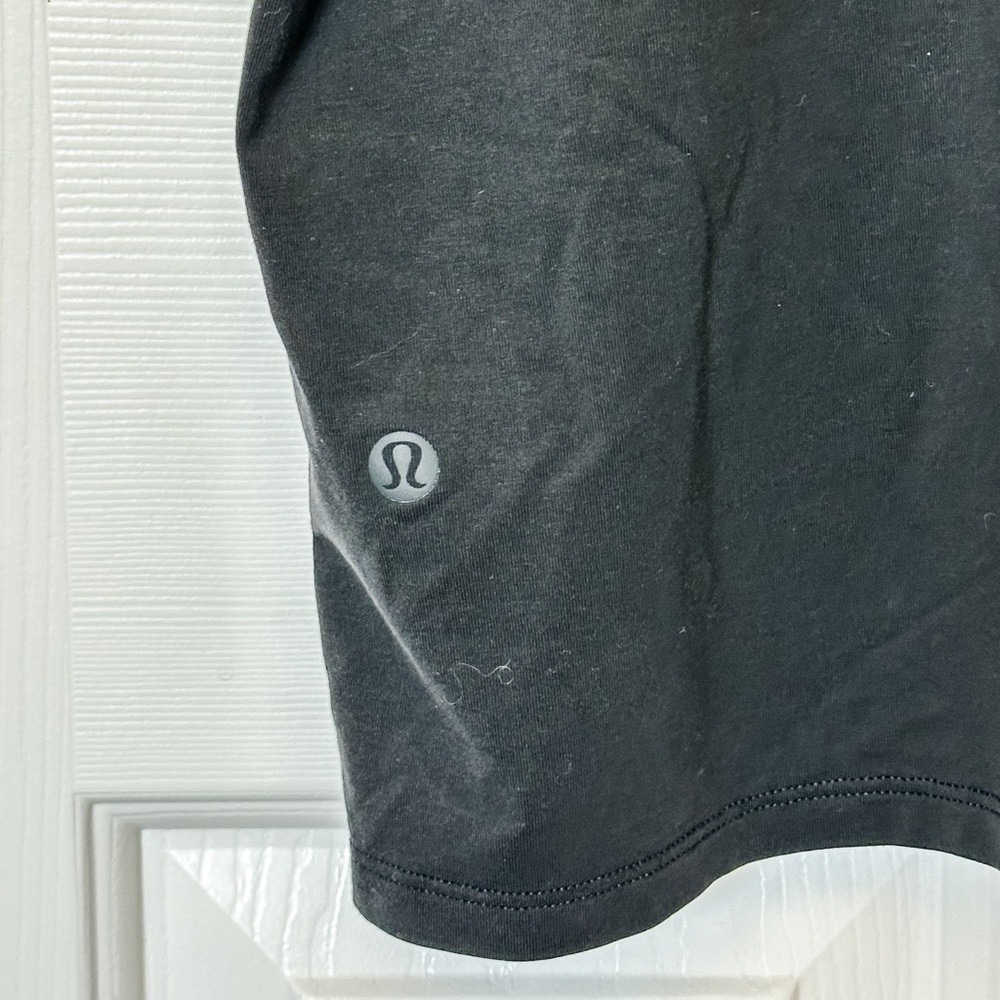Lululemon Men’s The Fundamental Short Sleeve Black Henley Shirt - Picture 7 of 9